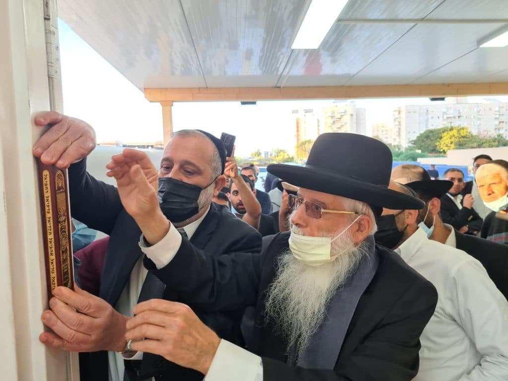 השר אריה דרעי בסיור בעיר רמלה ובשכונה החדשה ע"ש הגר"ע יוסף זצ"ל