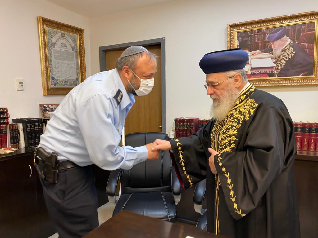 מפכ"ל המשטרה מכר את החמץ של המשטרה אצל הראשון לציון