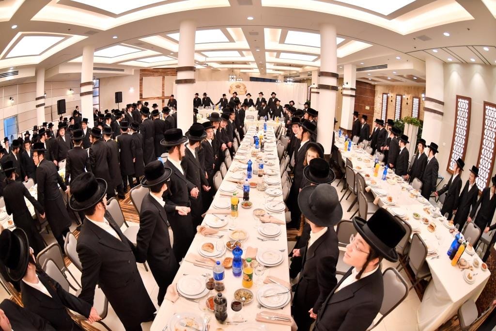 סיום מסכת גיטין בישיבת מכנובקא בעלזא