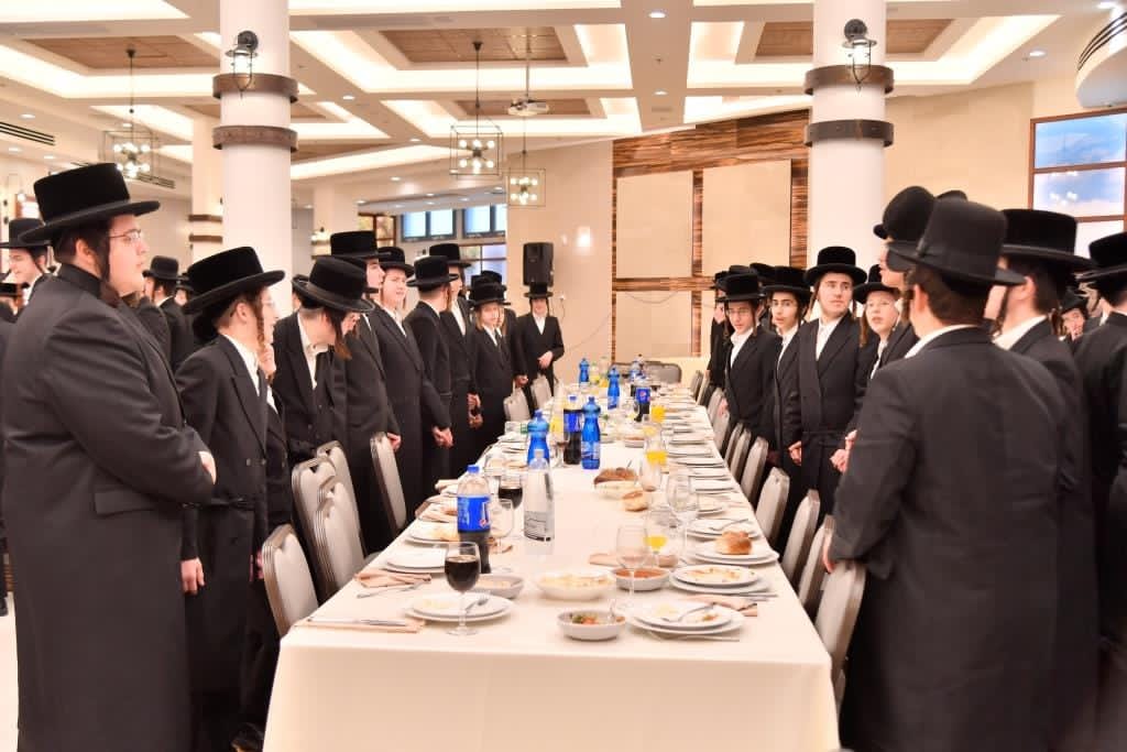 סיום מסכת גיטין בישיבת מכנובקא בעלזא