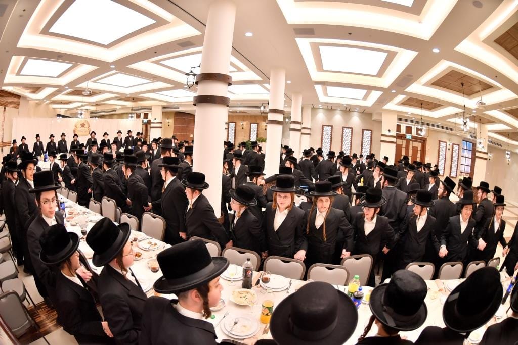 סיום מסכת גיטין בישיבת מכנובקא בעלזא