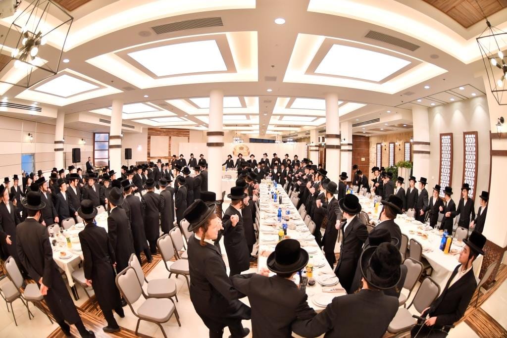 סיום מסכת גיטין בישיבת מכנובקא בעלזא