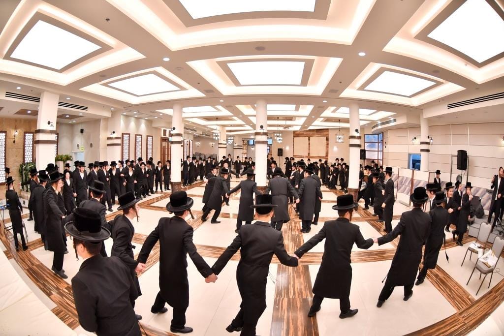 סיום מסכת גיטין בישיבת מכנובקא בעלזא