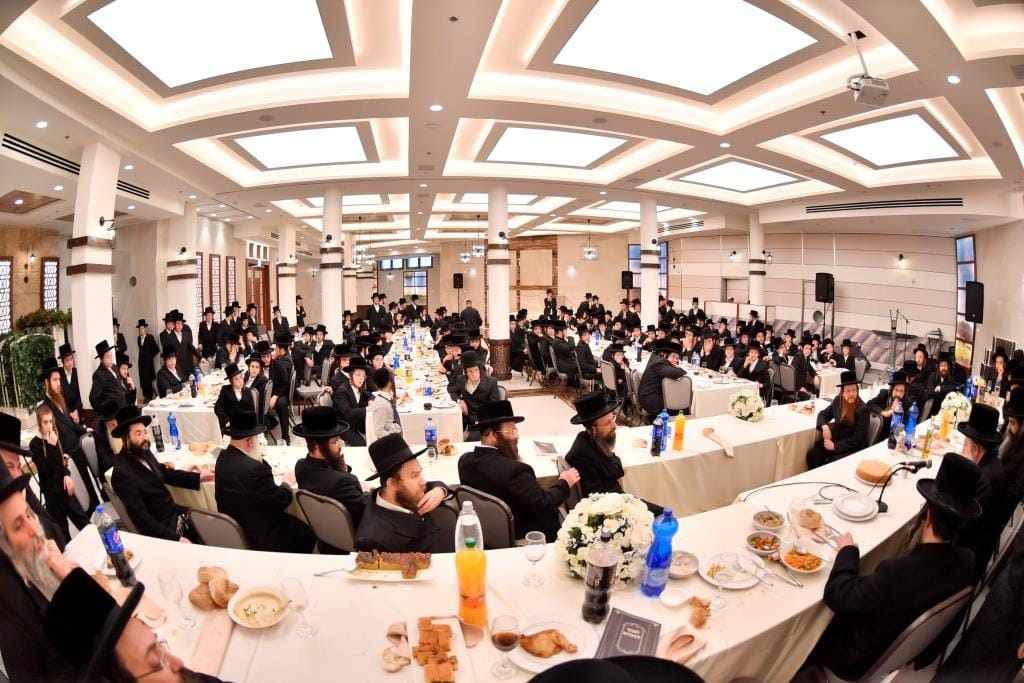 סיום מסכת גיטין בישיבת מכנובקא בעלזא