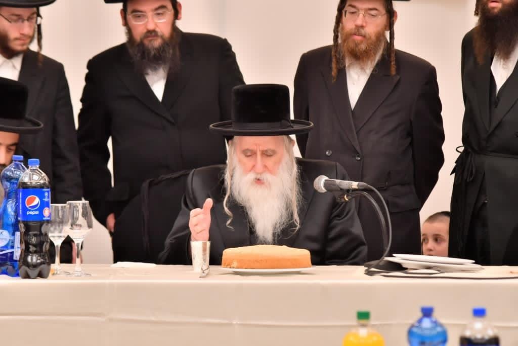 סיום מסכת גיטין בישיבת מכנובקא בעלזא