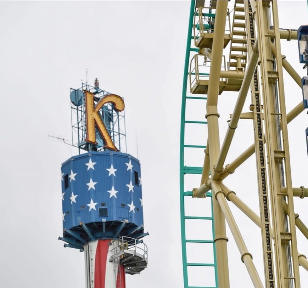 נחיתת חירום בגלל נשיכת אוזן של נוסע • הכותרות מעיתוני העולם