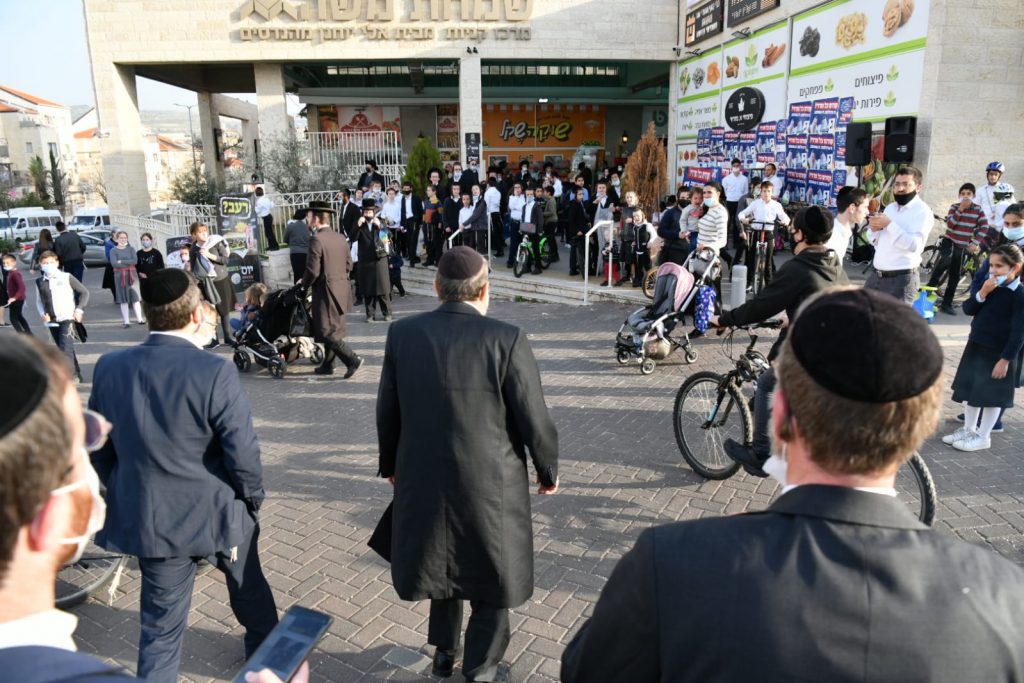 "בשליחותם" תיעוד נרחב ממסע החכי"ם ברחבי הארץ