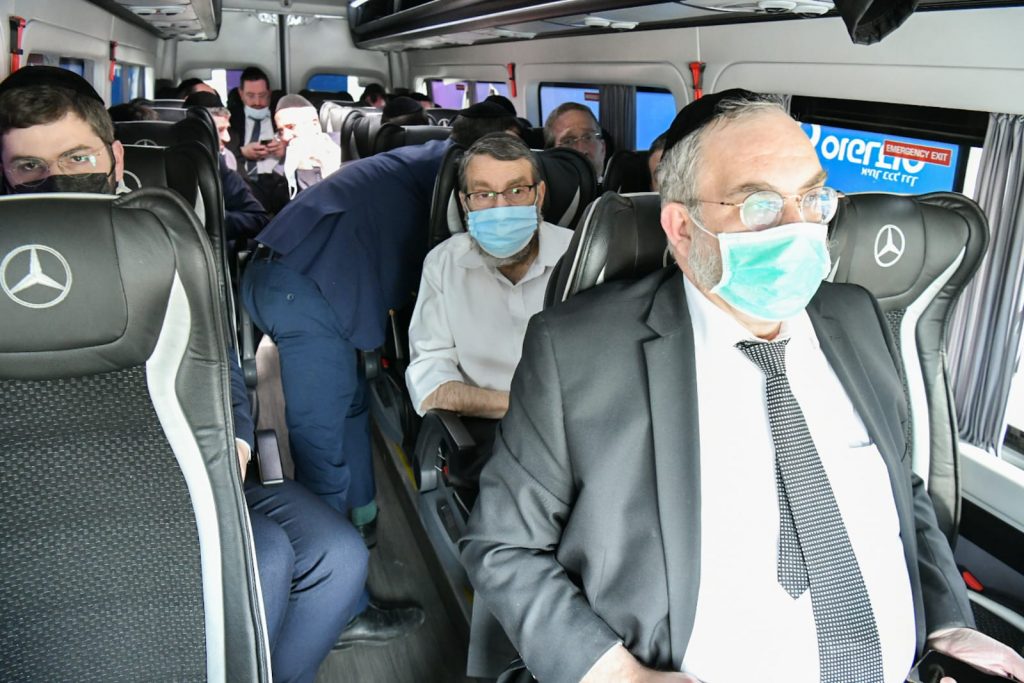 "בשליחותם" תיעוד נרחב ממסע החכי"ם ברחבי הארץ