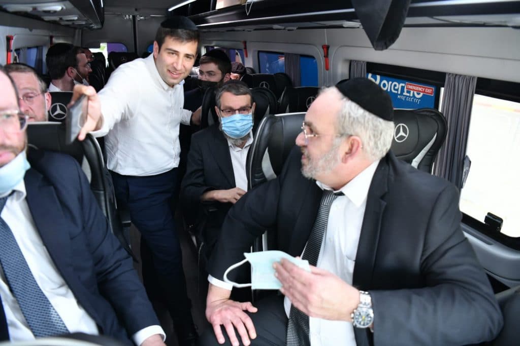 "בשליחותם" תיעוד נרחב ממסע החכי"ם ברחבי הארץ