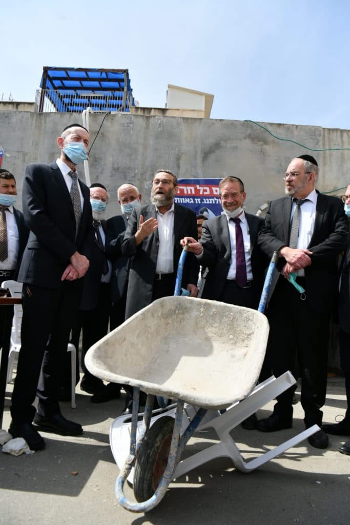 "בשליחותם" תיעוד נרחב ממסע החכי"ם ברחבי הארץ