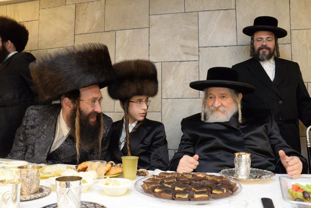 גלריה: שמחת הבר מצווה לבן האדמו"ר מספינקא גני גד