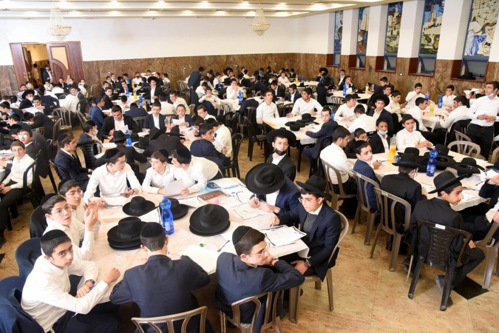 מה גרם לראש הישיבה לצאת לראשונה מביתו?