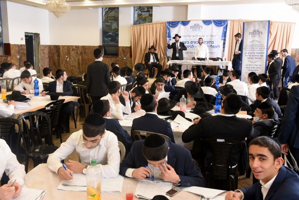 מה גרם לראש הישיבה לצאת לראשונה מביתו?