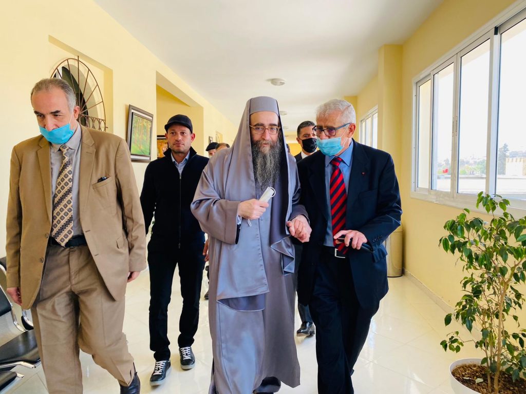 וראו כי שם ה' נקרא עליך ויראו ממך