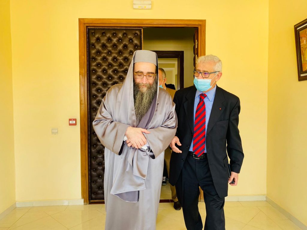 וראו כי שם ה' נקרא עליך ויראו ממך