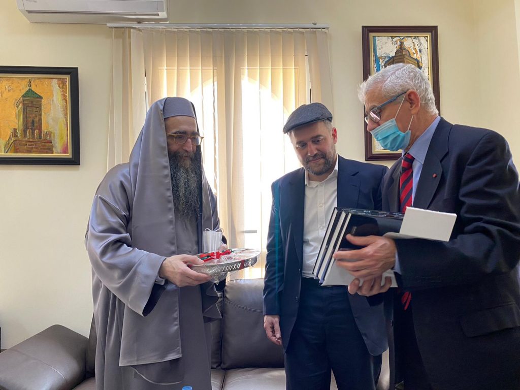 וראו כי שם ה' נקרא עליך ויראו ממך