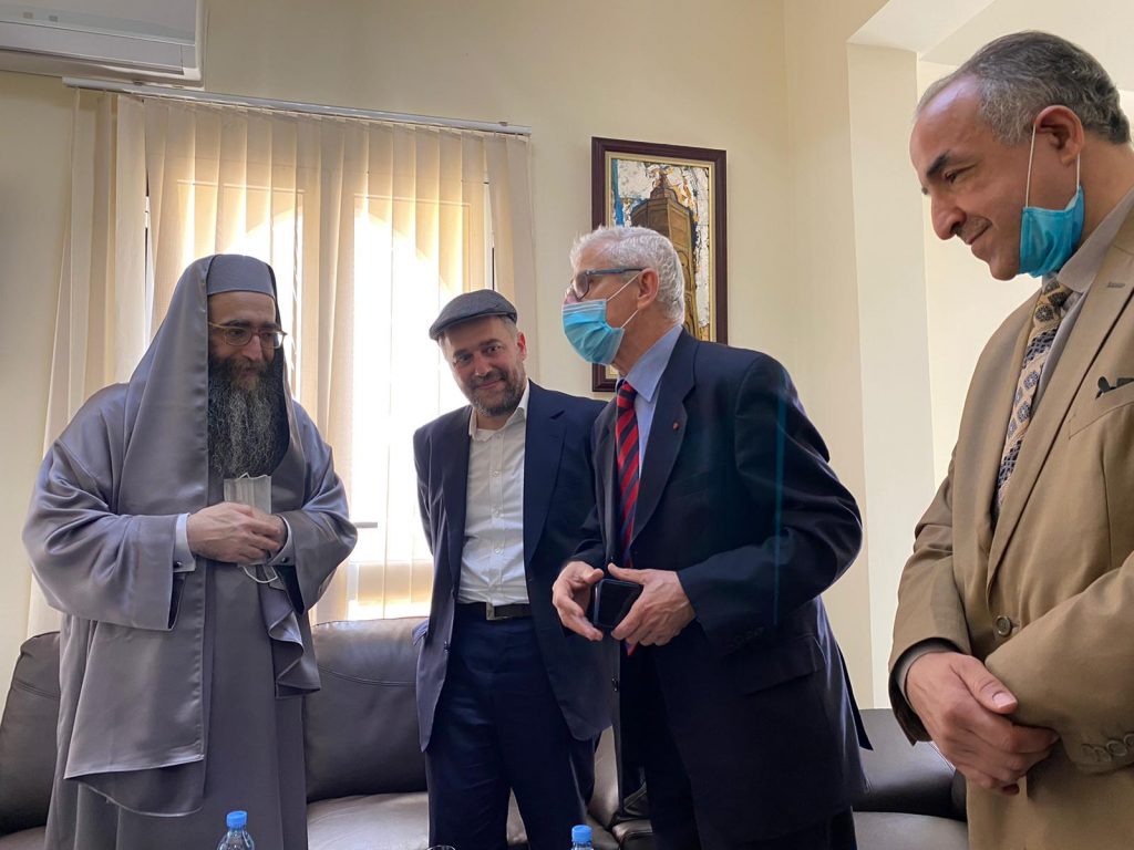 וראו כי שם ה' נקרא עליך ויראו ממך