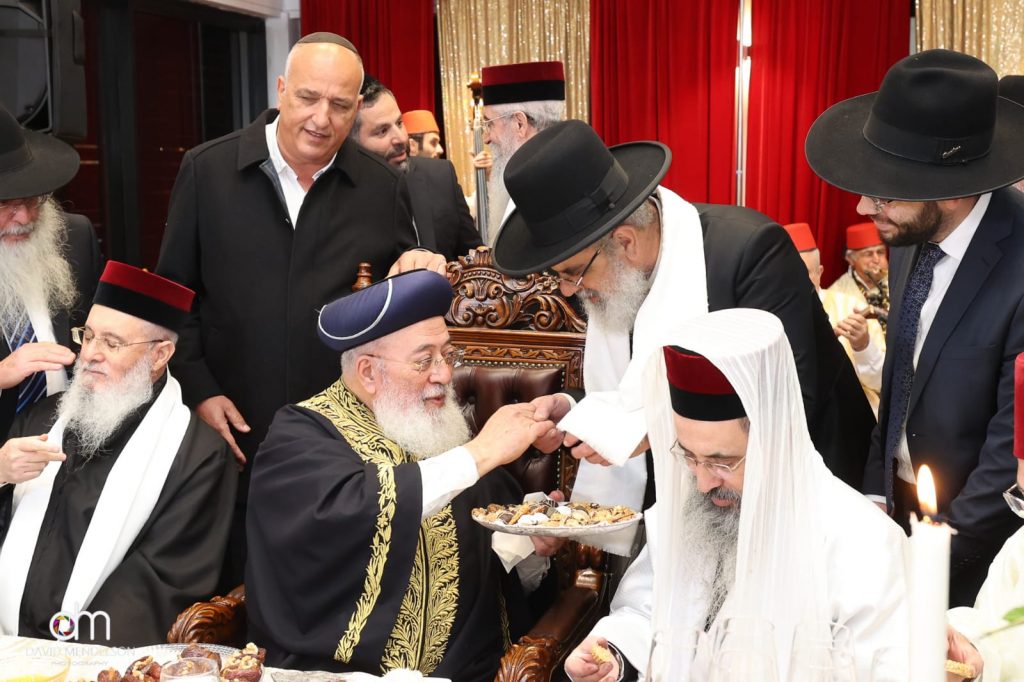 הגרש"מ עמאר ערך את המימונה ובחש בבצק צפו