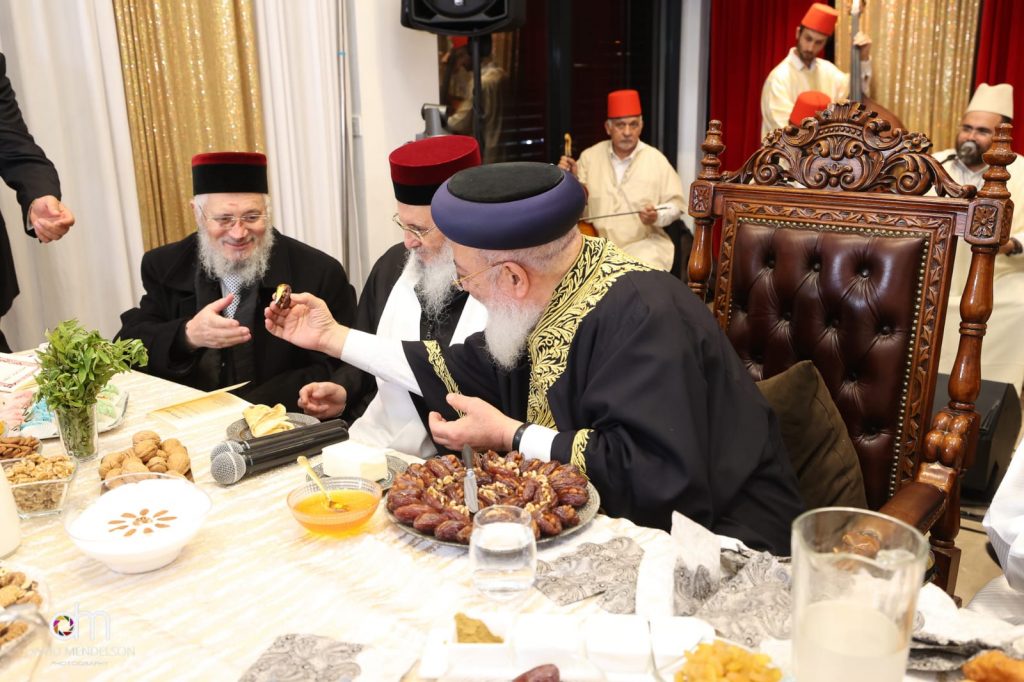 הגרש"מ עמאר ערך את המימונה ובחש בבצק צפו