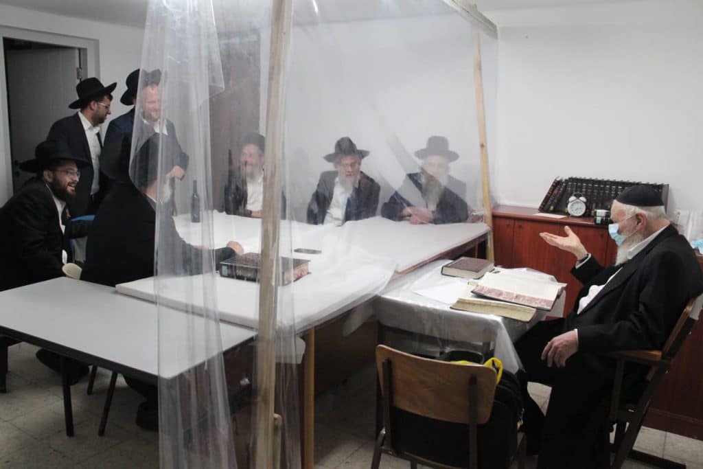 הישיבה החדשה של 'המשגיח' הוקמה אצל הגרמ"ה הירש • גלריה