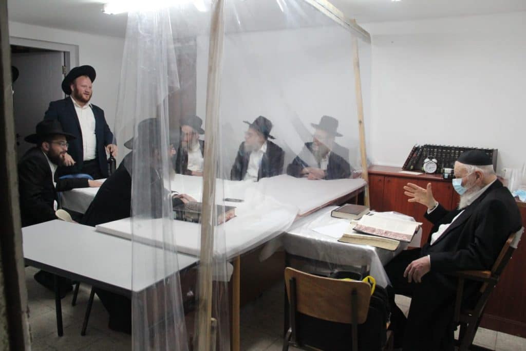 הישיבה החדשה של 'המשגיח' הוקמה אצל הגרמ"ה הירש • גלריה