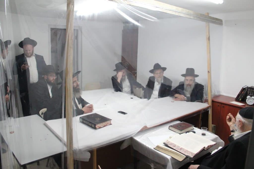 הישיבה החדשה של 'המשגיח' הוקמה אצל הגרמ"ה הירש • גלריה