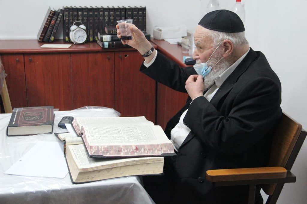 הישיבה החדשה של 'המשגיח' הוקמה אצל הגרמ"ה הירש • גלריה