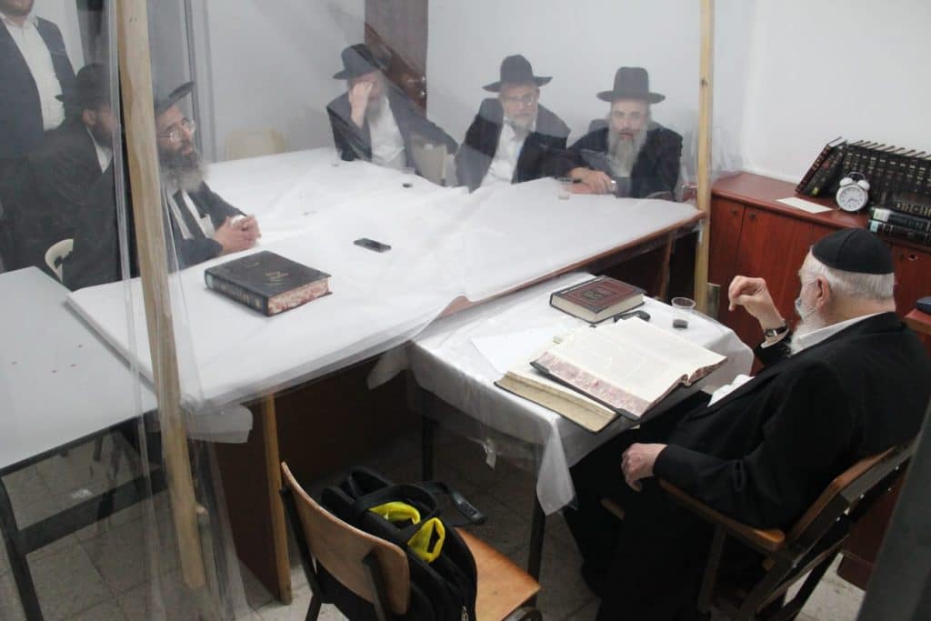 הישיבה החדשה של 'המשגיח' הוקמה אצל הגרמ"ה הירש • גלריה