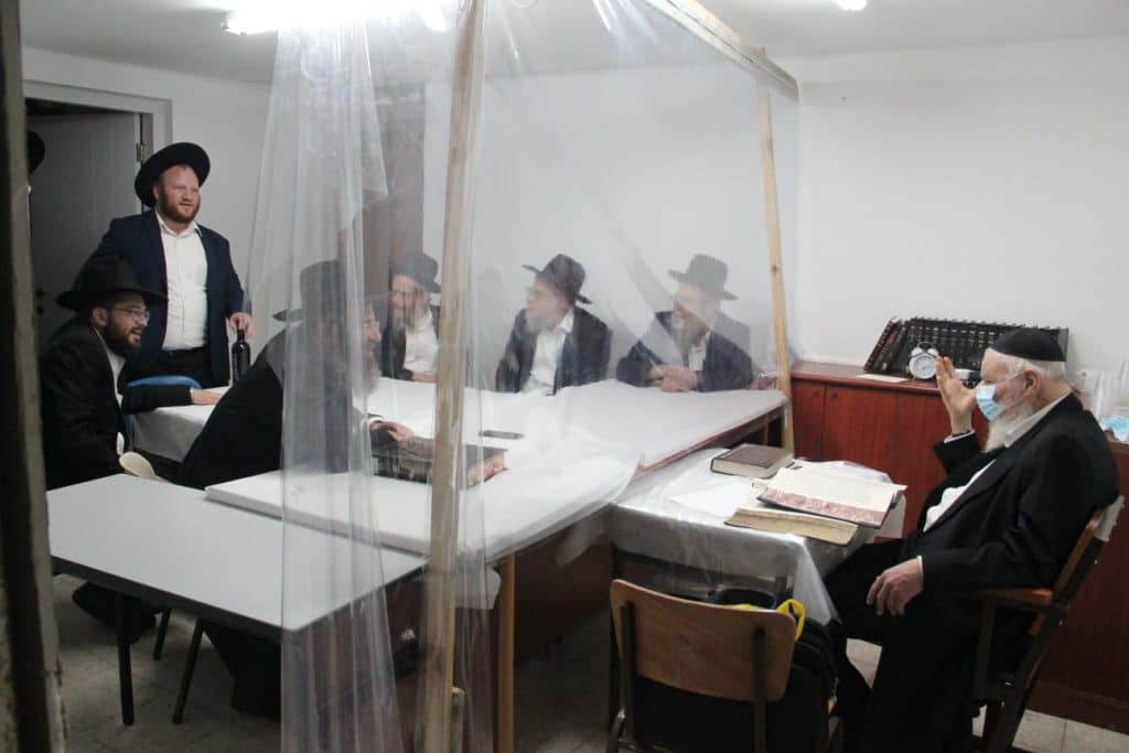 הישיבה החדשה של 'המשגיח' הוקמה אצל הגרמ"ה הירש • גלריה