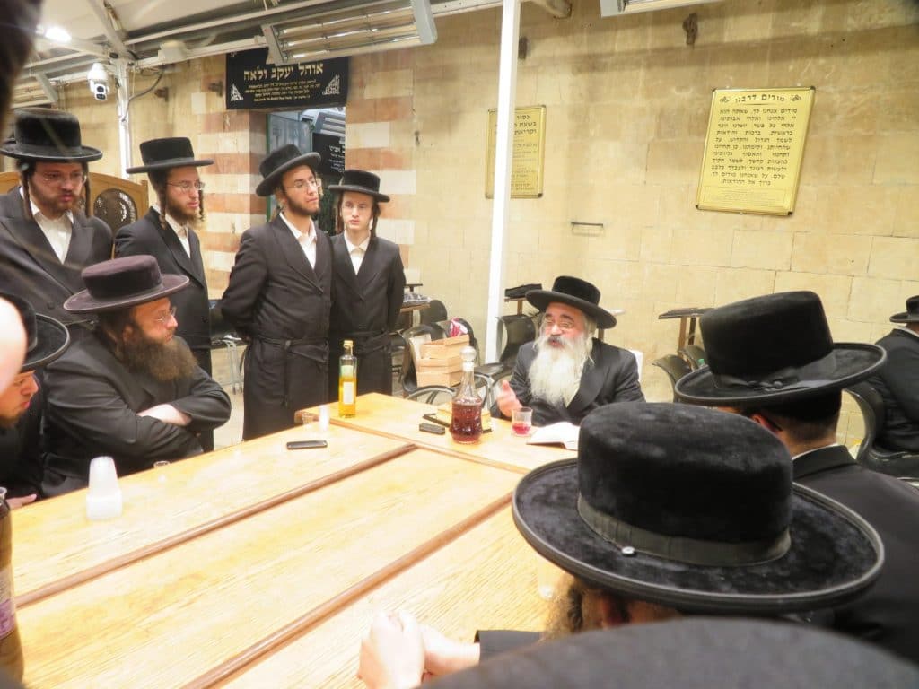 האדמו"ר מלעלוב ירושלים במערת המכפלה