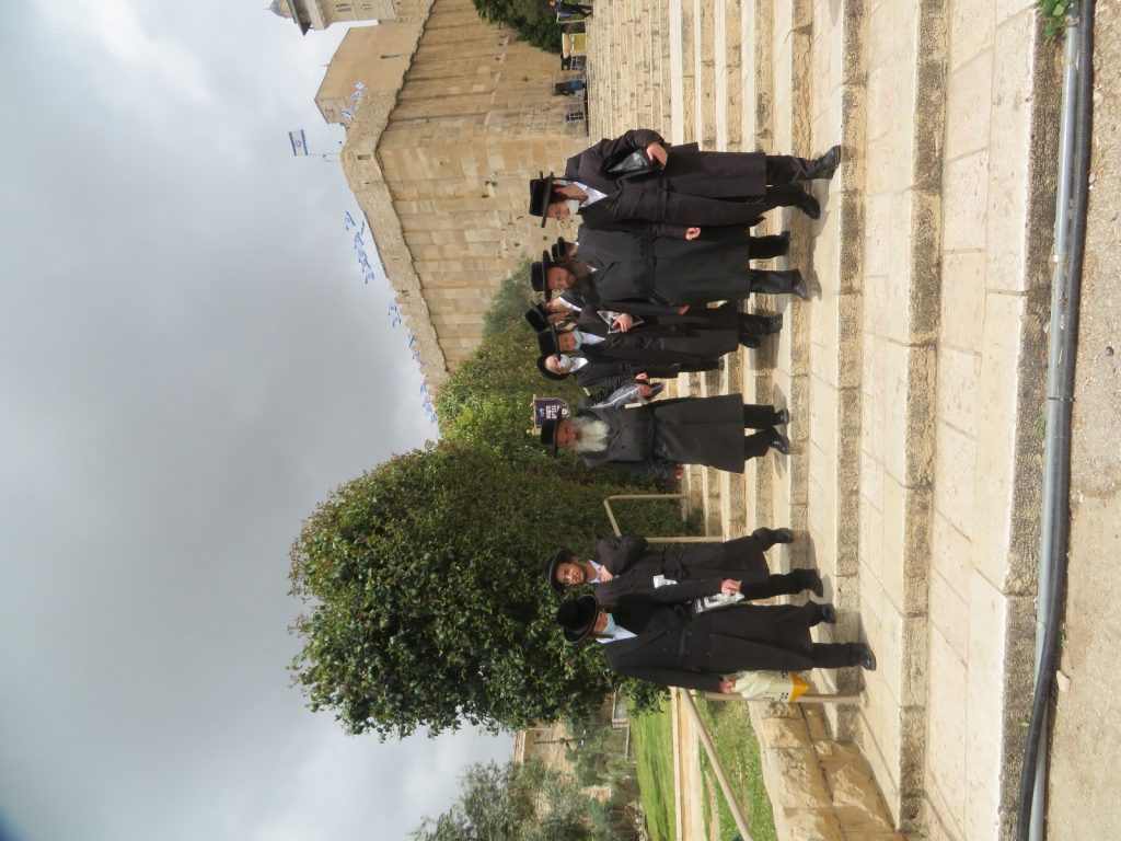 האדמו"ר מלעלוב ירושלים במערת המכפלה