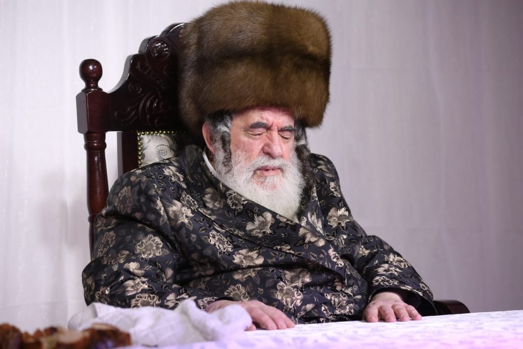 האדמו"ר מויזניץ בדינר לתומכי קהילת "ישועות משה" בחיפה • גלריה