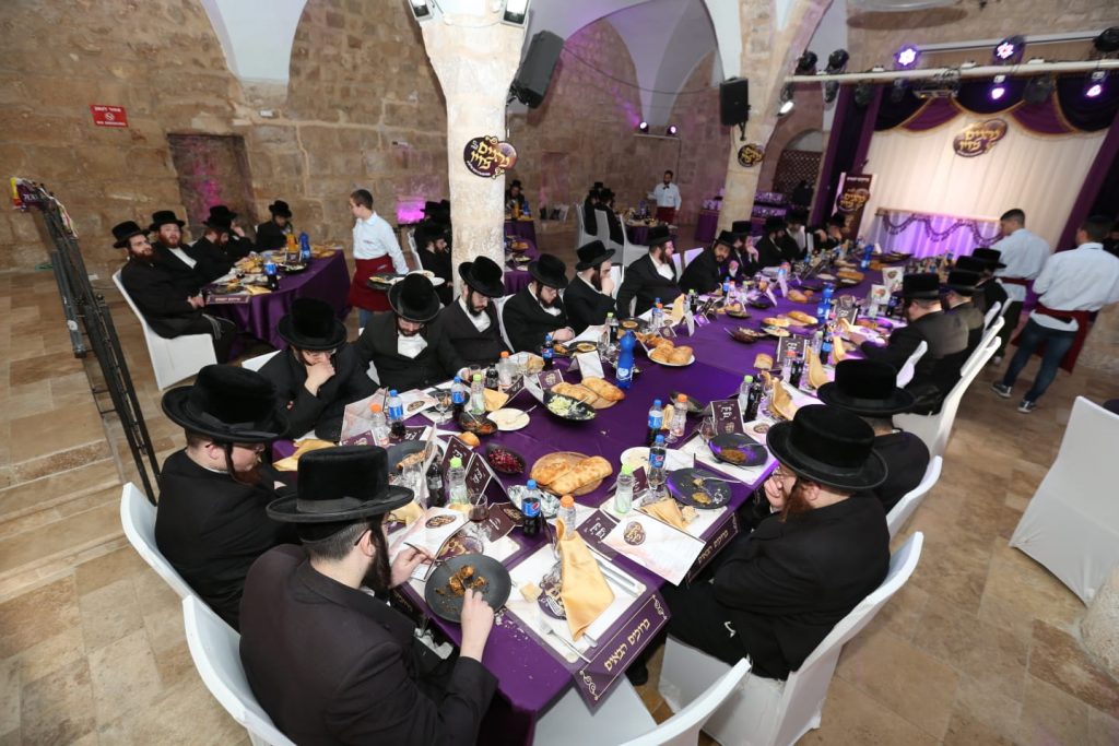 האדמו"ר מויזניץ בדינר לתומכי קהילת "ישועות משה" בחיפה • גלריה
