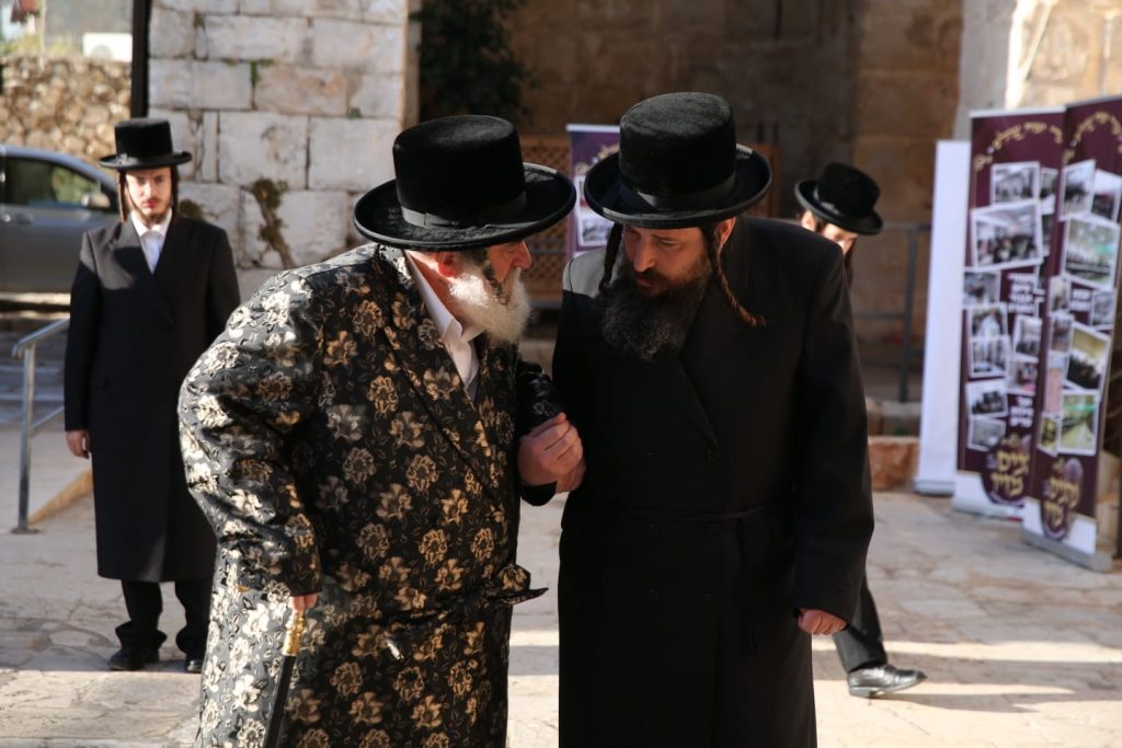 האדמו"ר מויזניץ בדינר לתומכי קהילת "ישועות משה" בחיפה • גלריה