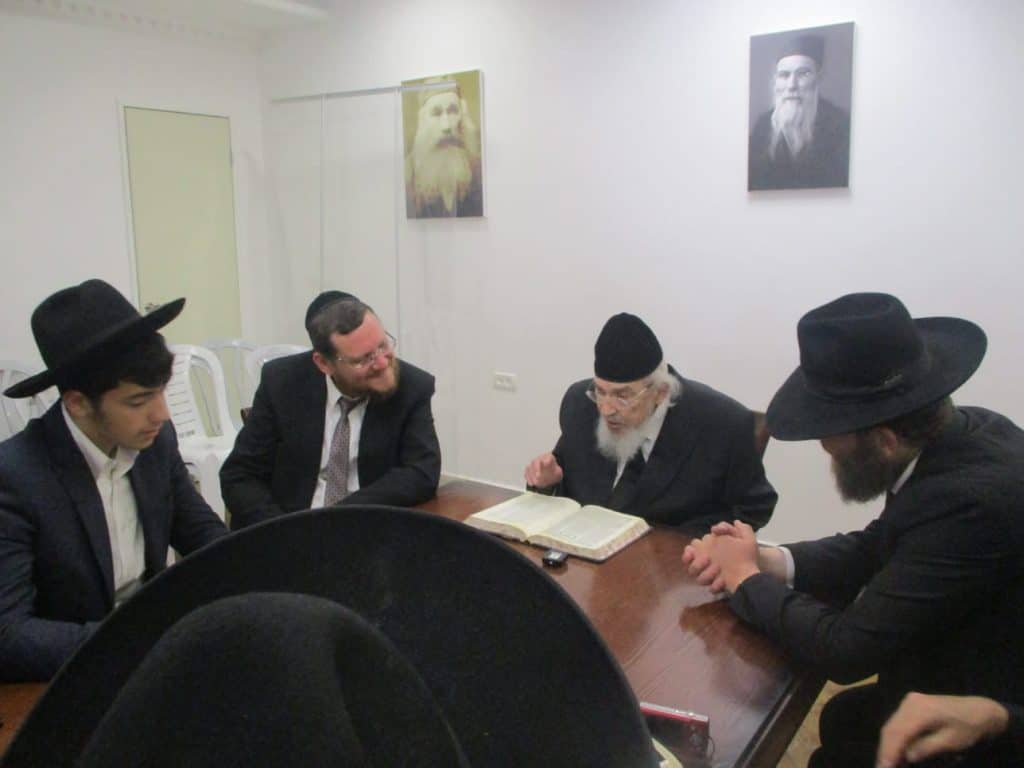 תלמידי משאת המלך אצל ראש הישיבה הגרב"מ אזרחי