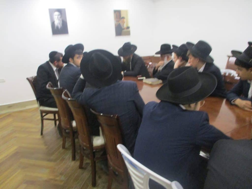 תלמידי משאת המלך אצל ראש הישיבה הגרב"מ אזרחי