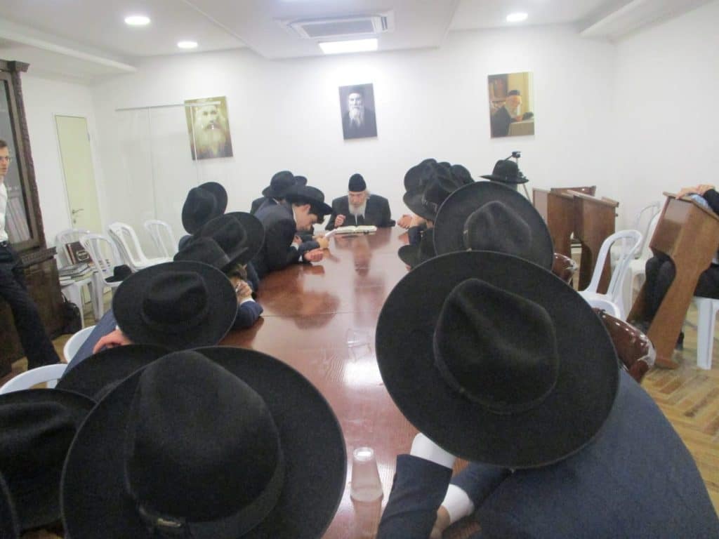 תלמידי משאת המלך אצל ראש הישיבה הגרב"מ אזרחי