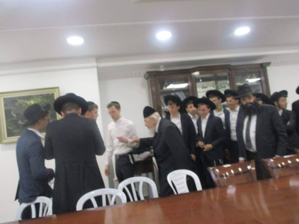 תלמידי משאת המלך אצל ראש הישיבה הגרב"מ אזרחי