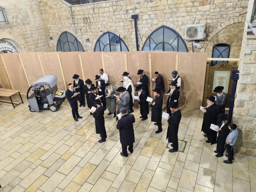 כך נראות ההכנות להילולת הרשב"י • גלריה מרהיבה