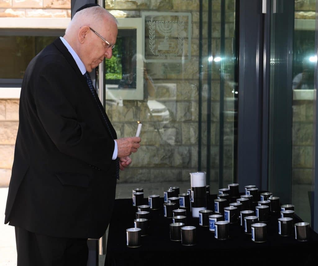 נשיא המדינה הדליק 45 נרות נשמה לזכר הרוגי האסון בהר מירון