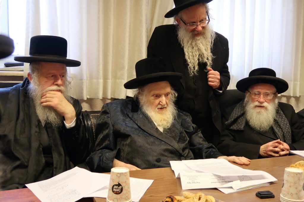 לאחר שנה שלא התכנסו חברי בד"ץ העדה התכנסו בהרכב מלא • גלריה