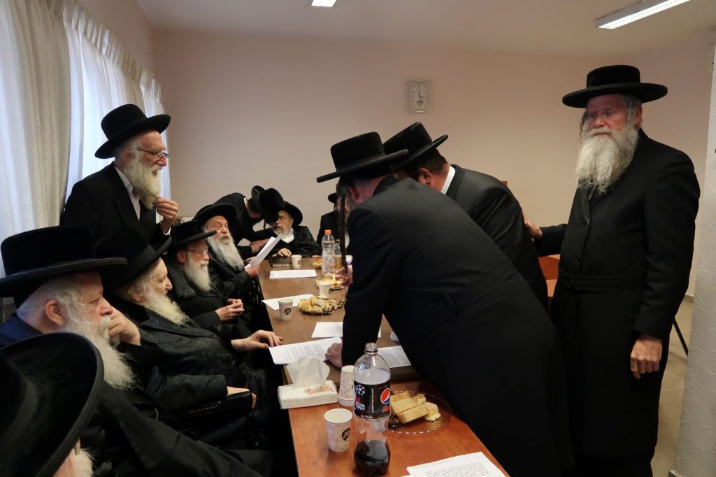 לאחר שנה שלא התכנסו חברי בד"ץ העדה התכנסו בהרכב מלא • גלריה