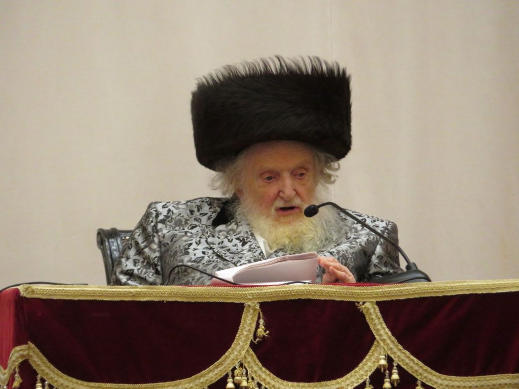 הגר"מ שטרנבוך לאדמו"ר מויז'ניץ: הבית מדרש הזה כמו אלכסנדריה של מצרים