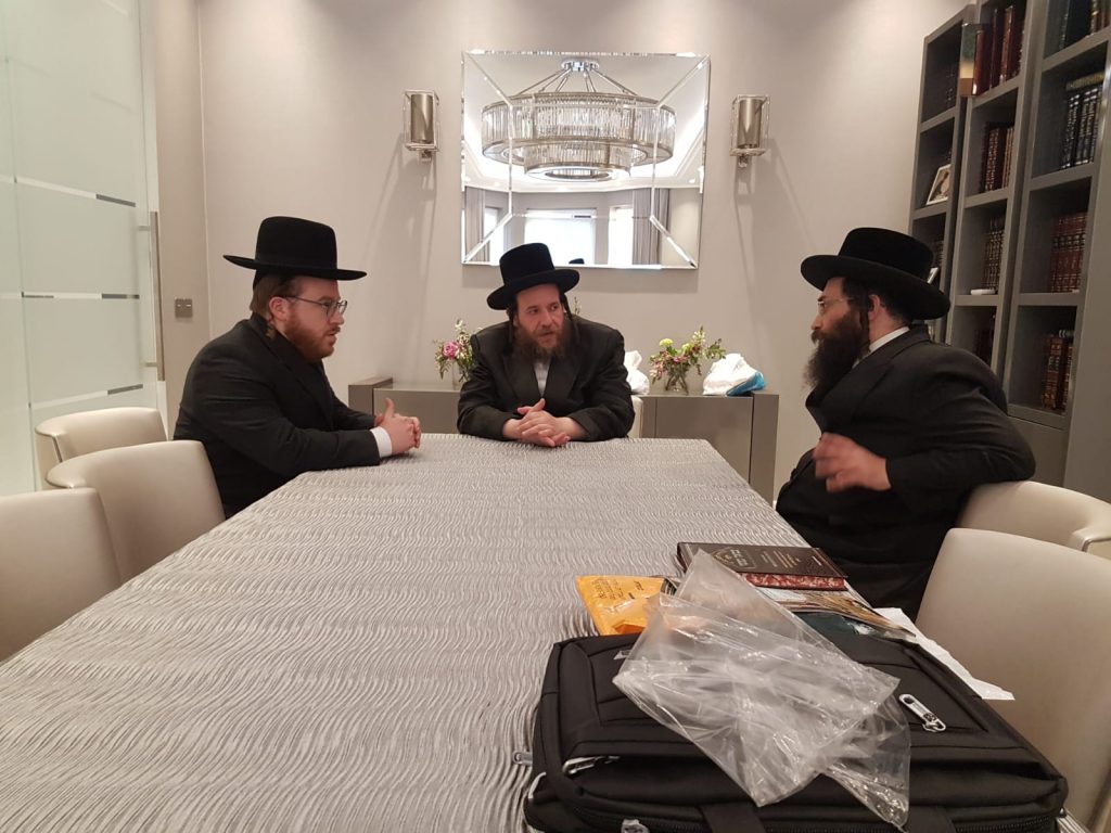 גלריה מסכמת: ביקורו של אב"ד ויז'ניץ אלעד בלונדון