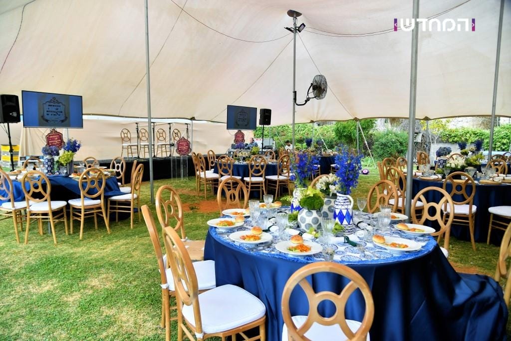 הטיש החסידי הראשון במערת המכפלה • גלריה מרהיבה מ"ועידת הנאמנים" של ויזניץ