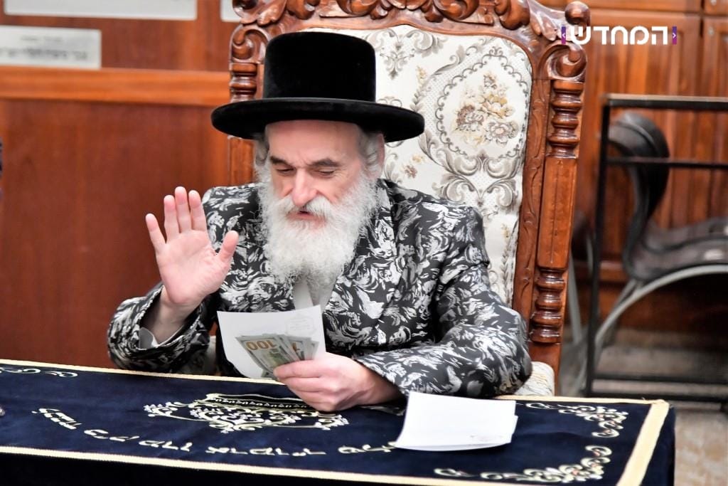 הטיש החסידי הראשון במערת המכפלה • גלריה מרהיבה מ"ועידת הנאמנים" של ויזניץ