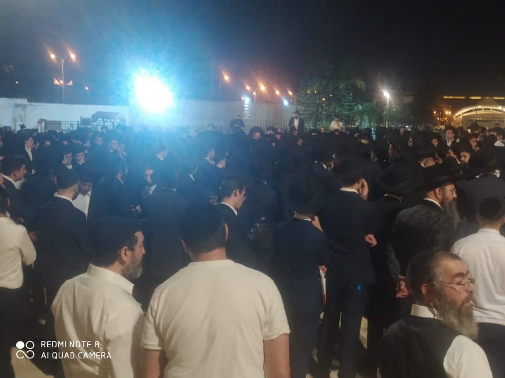 הַצּוּר תָּמִים פָּעֳלוֹ: אסון מירון - דרכם האחרונה של ההרוגים • מתעדכן הַצּוּר תָּמִים פָּעֳלוֹ: אסון מירון - דרכם האחרונה של ההרוגים • מתעדכן