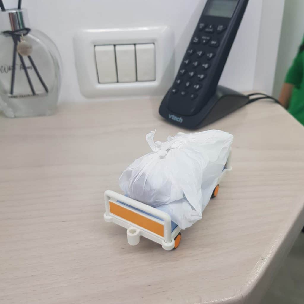 מצמרר: היתום שיחק בפליימוביל 'הלוויה'