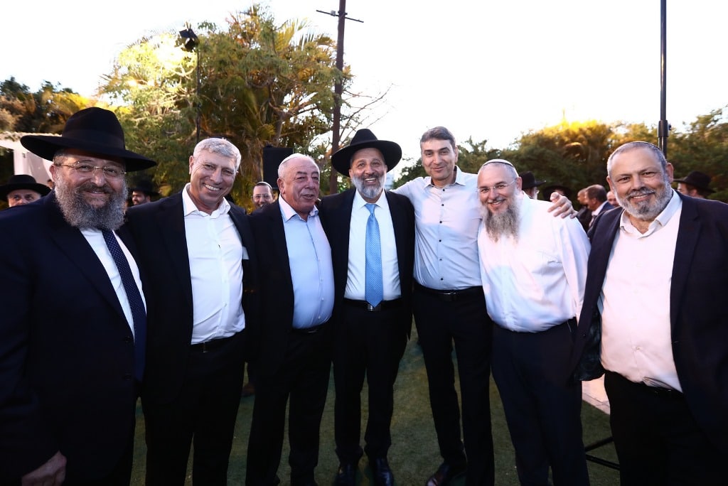 יו"ר ש"ס שר הפנים אריה דרעי חיתן את בתו • גלריה