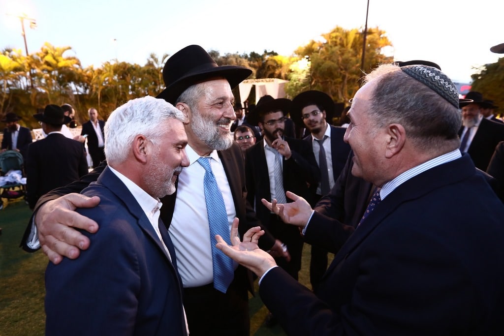 יו"ר ש"ס שר הפנים אריה דרעי חיתן את בתו • גלריה